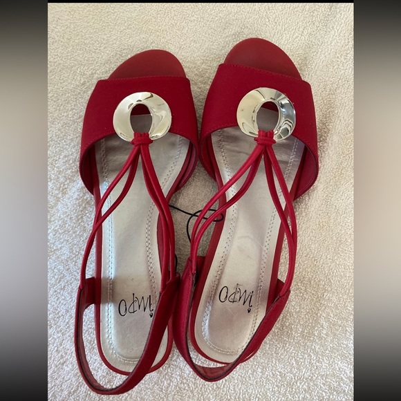 Elegant red sandals - new - Picture 2 of 4